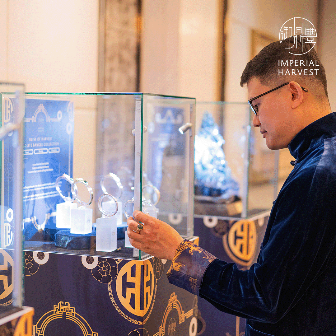 Blog_02.21_Imperial Harvest 2025 CNY Celebration_MD at VM Display 1 Master David blessing exclusive Imperial Harvest 2025 collections