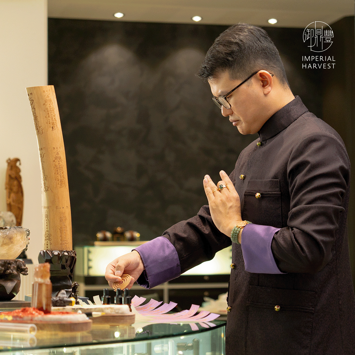 Master David's performing blessing ritual